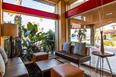 Rooms available at Best Western Inn at Palm Springs .